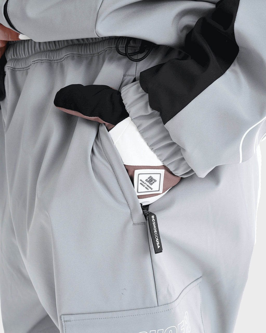 Mens 24 DC Snow Cargo Pants