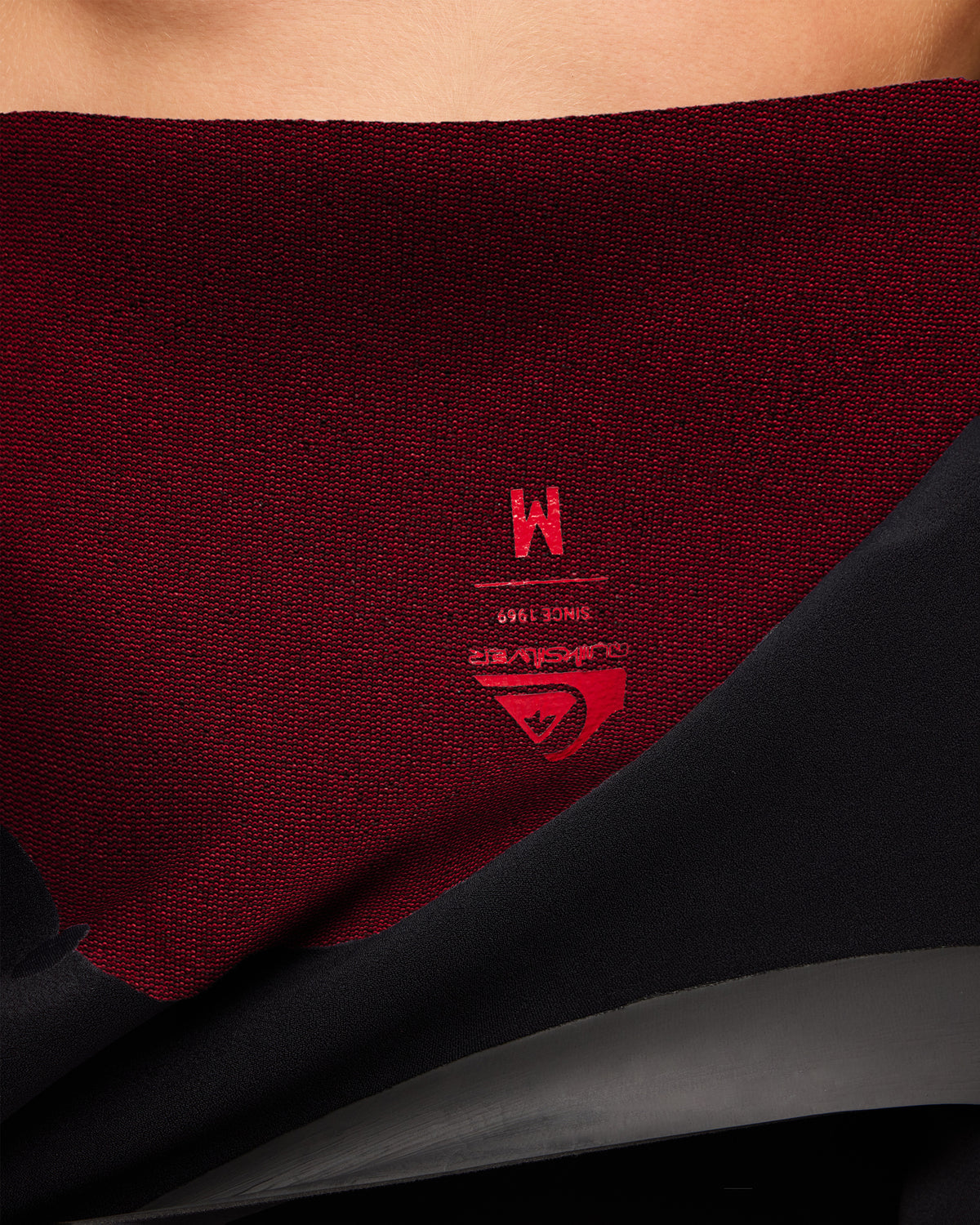 eqyw103241_quiksilver_blk_dtl7
