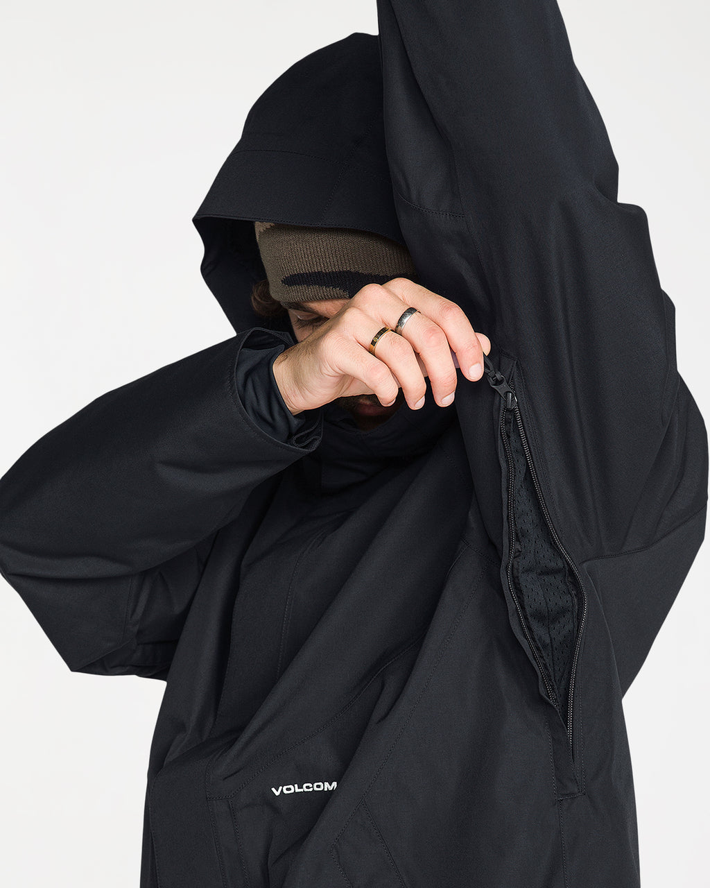 g0652656_volcom_blk_dtl2