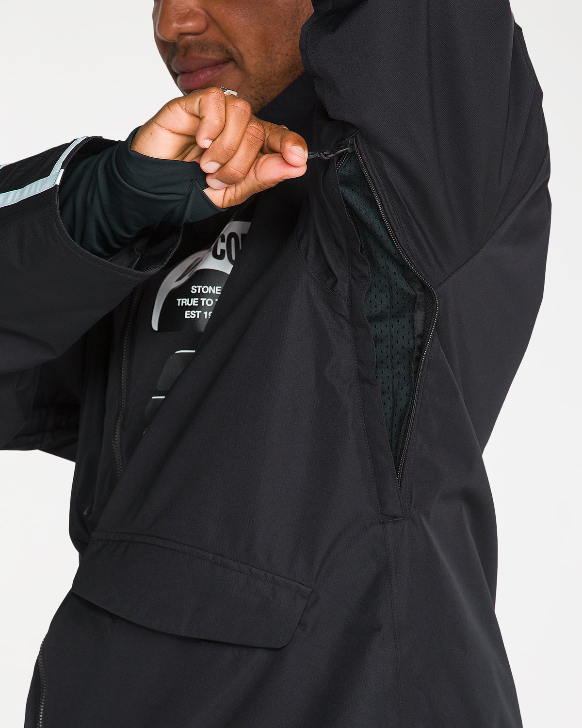g0652657_volcom_blk_dtl1