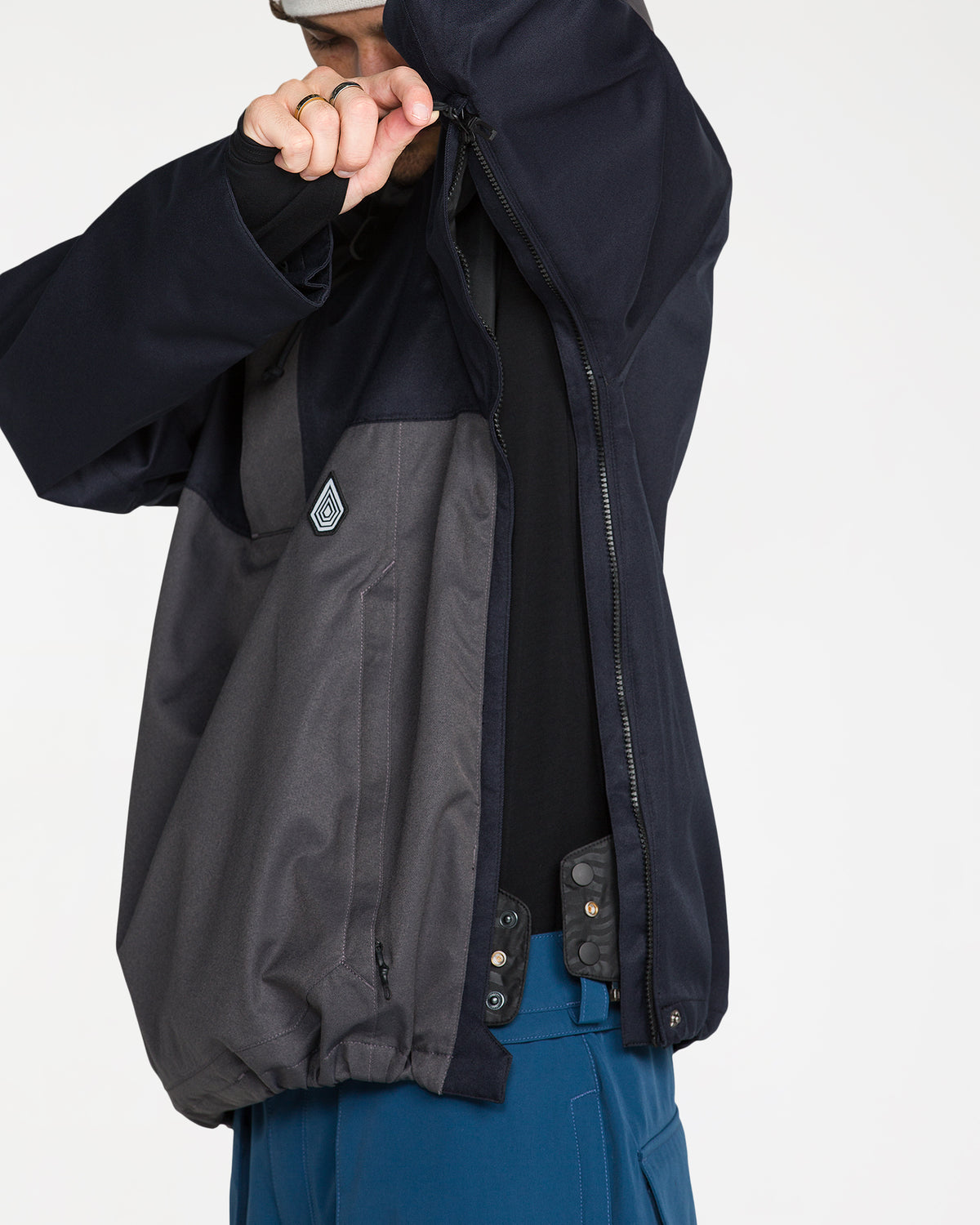 g0652659_volcom_blk_dtl1