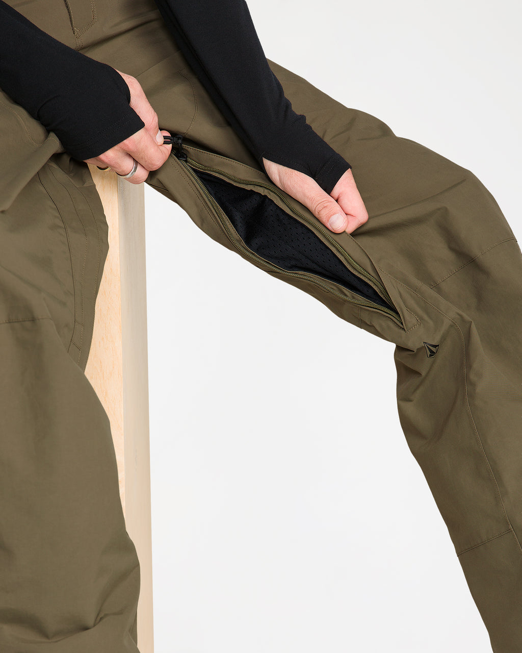 g1352655_volcom_tek_dtl3