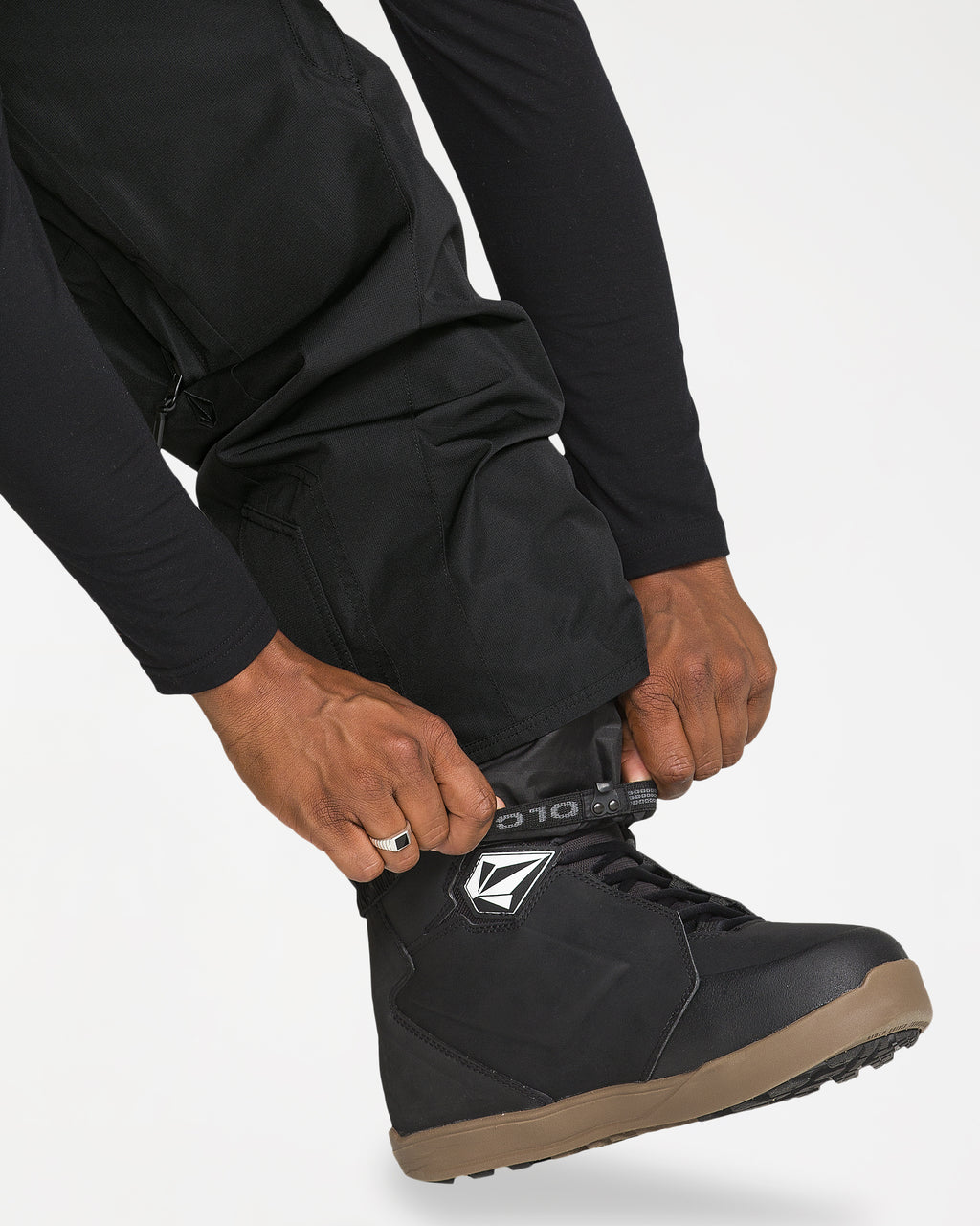 g1352659_volcom_blk_dtl3