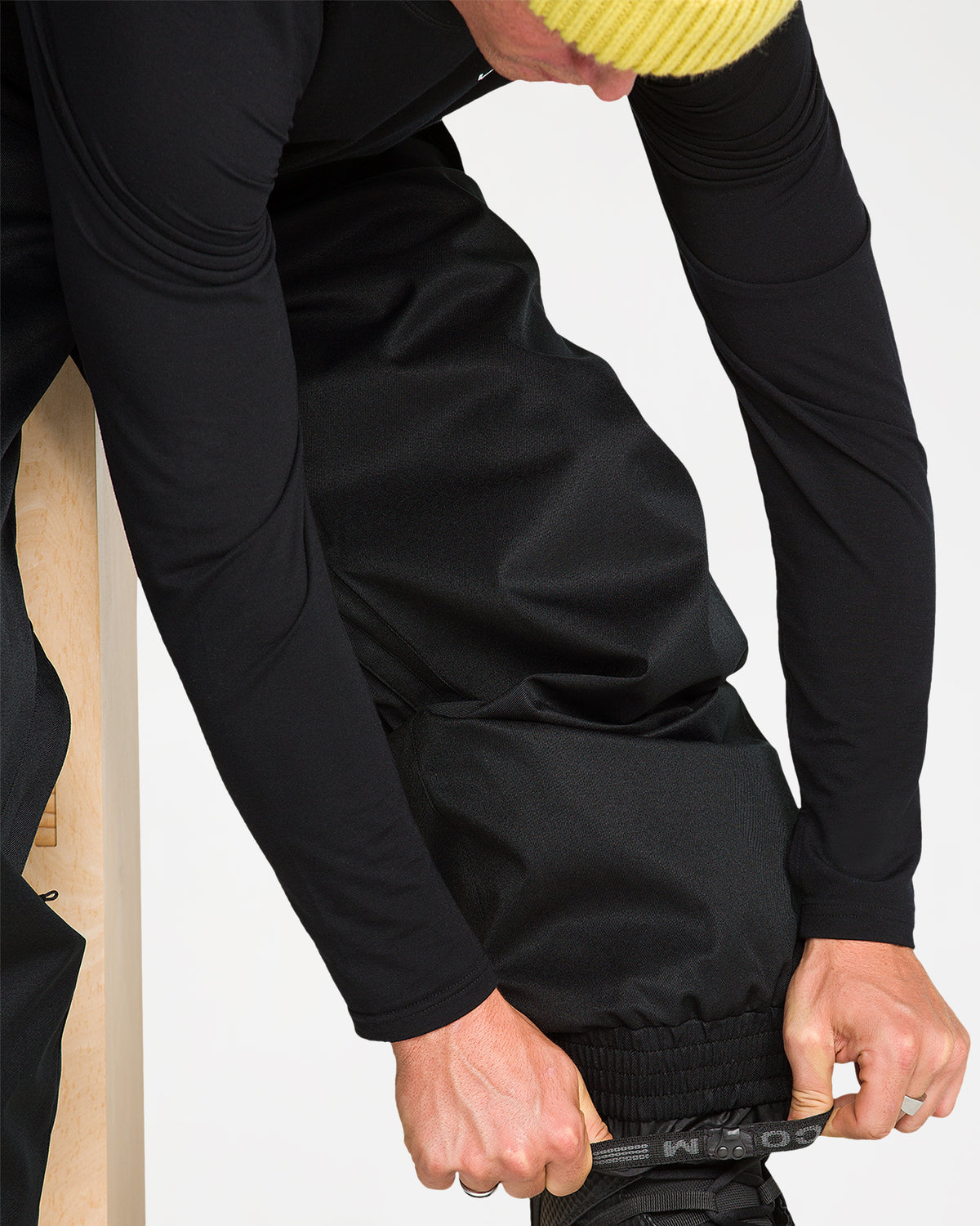 g1352668_volcom_blk_dtl2