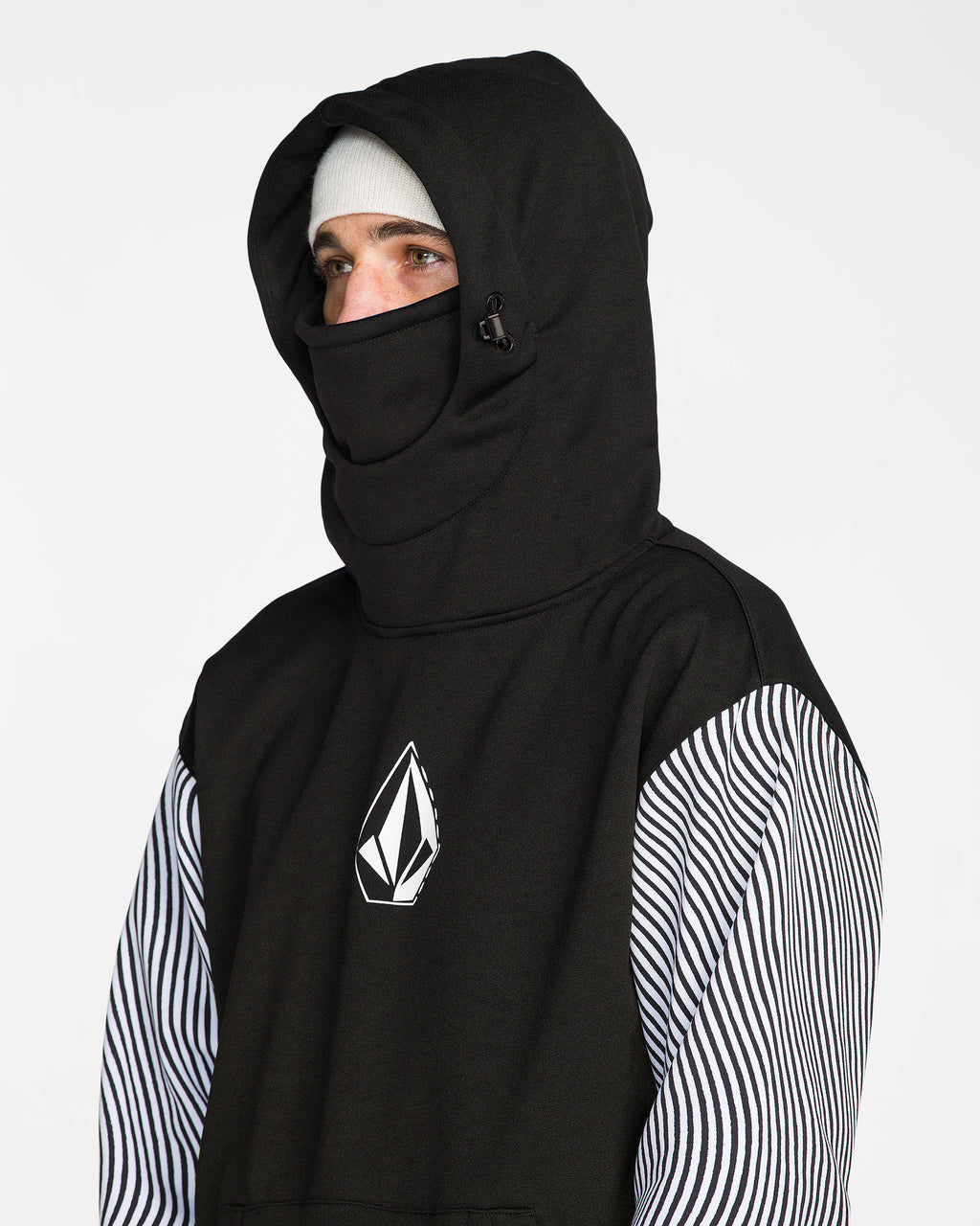 g4152650_volcom_b2w_sd1