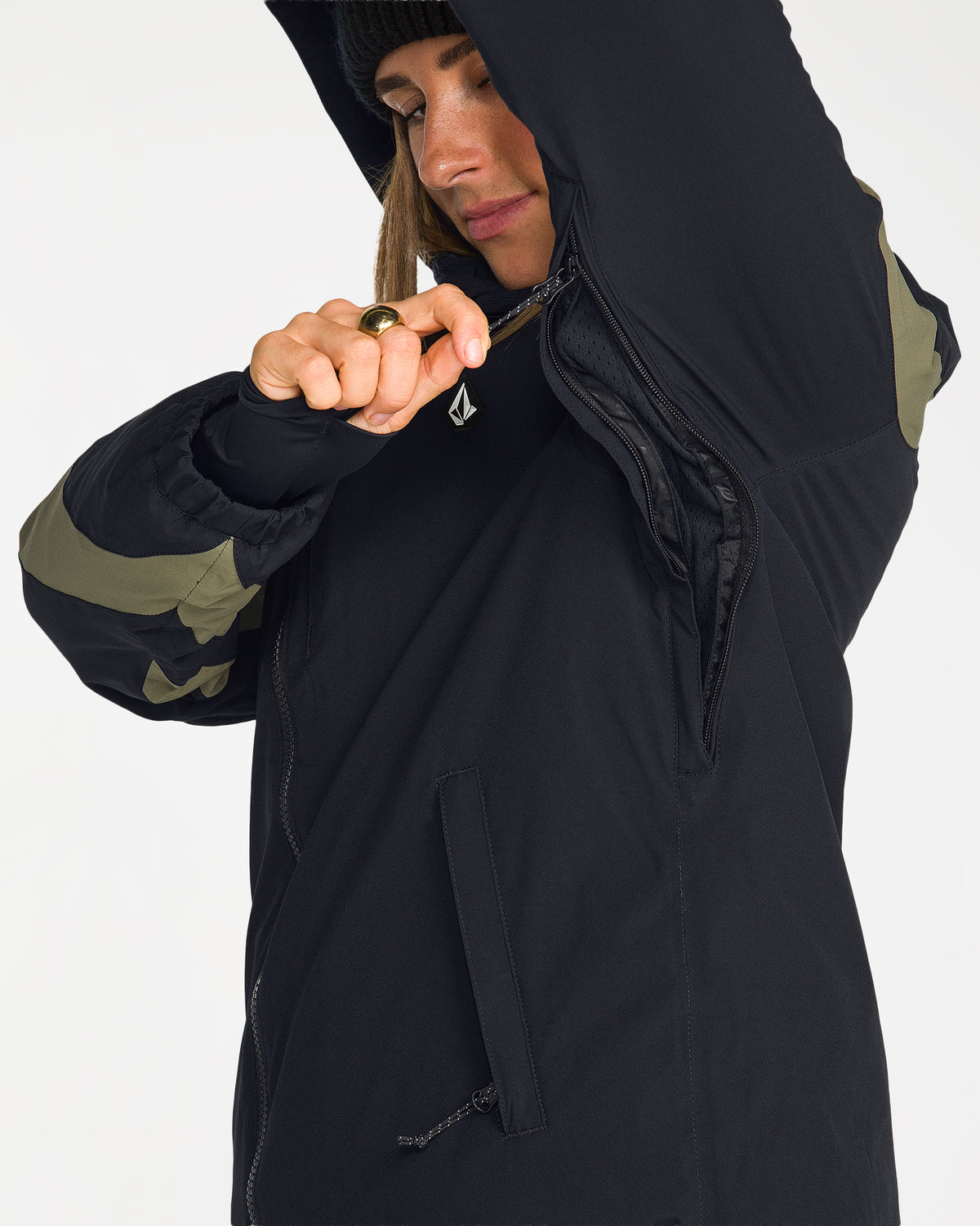 h0452656_volcom_blk_dtl2