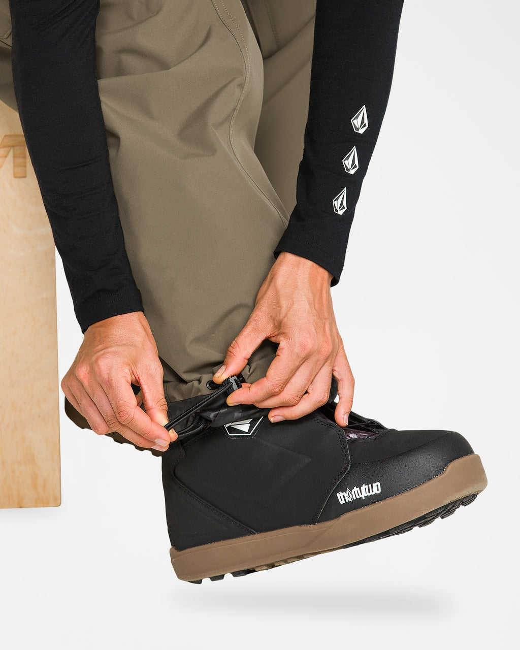h1352657_volcom_tek_dtl4