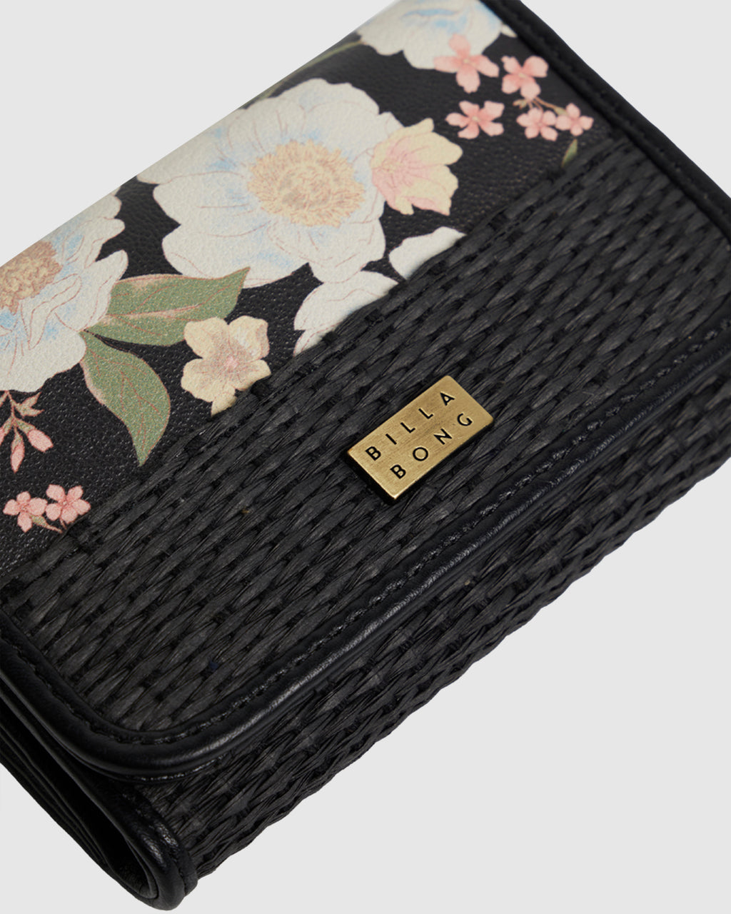 Womens Lost Cove Tri Fold Wallet