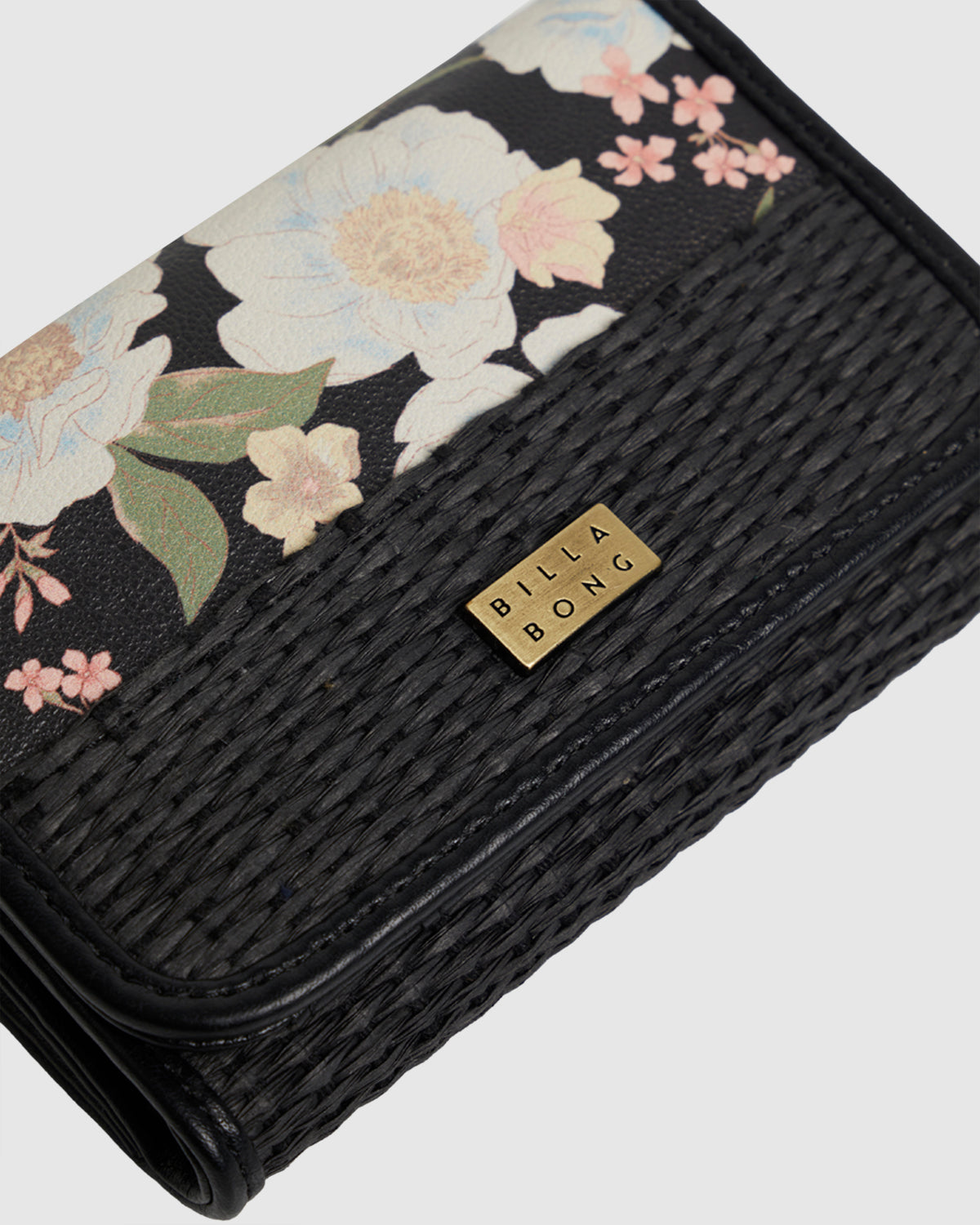 Womens Lost Cove Tri Fold Wallet