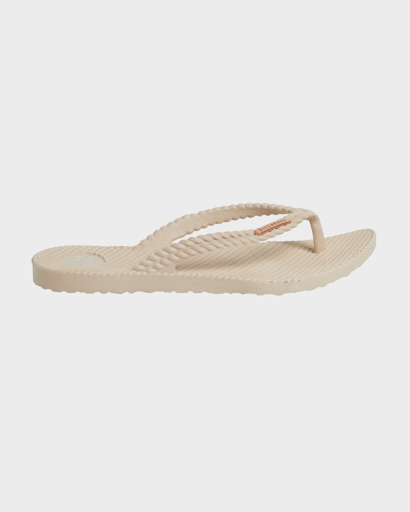 Womens Kick Back Solid Sandals