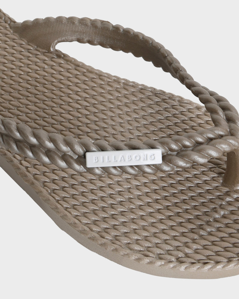 Womens Kick Back Metallic Thongs