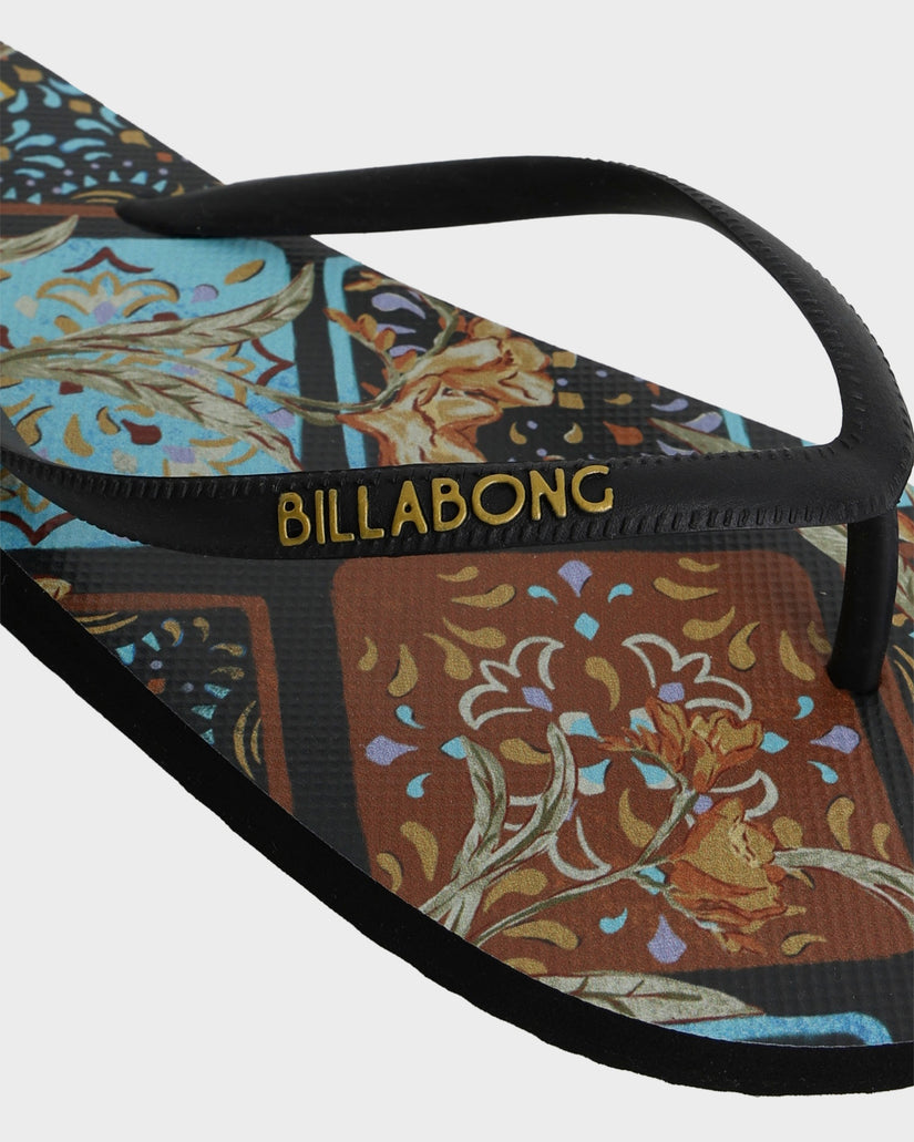 Womens Forever Folk Thongs