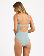 ubjx100367_billabong_myb_bck1