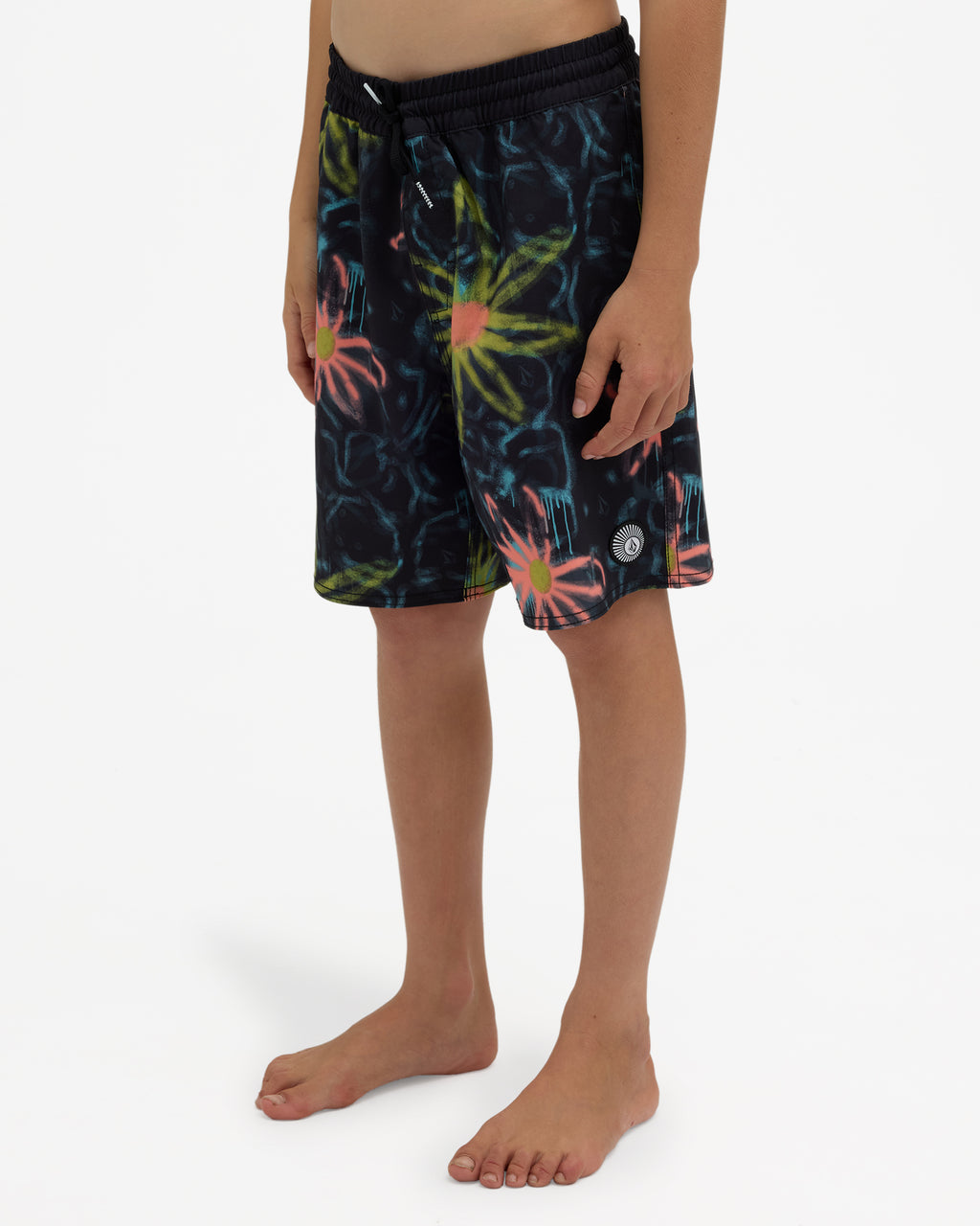 ucbjv03005_volcom_blk_sd1