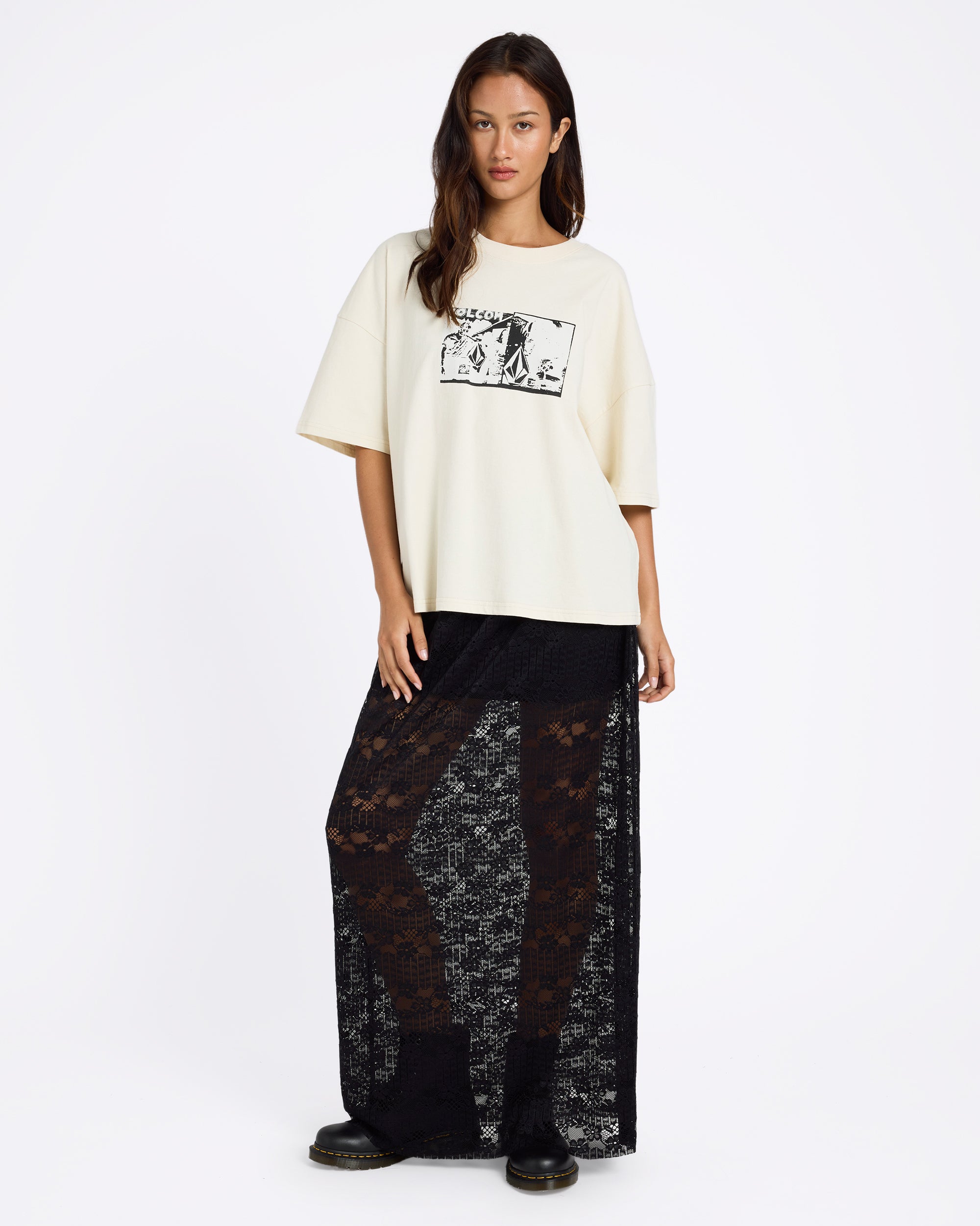 ucjkk03000_volcom_blk_frt1