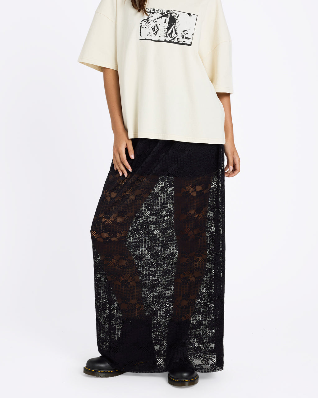 ucjkk03000_volcom_blk_frt4