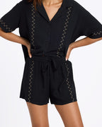 ucjns03001_volcom_blk_frt4