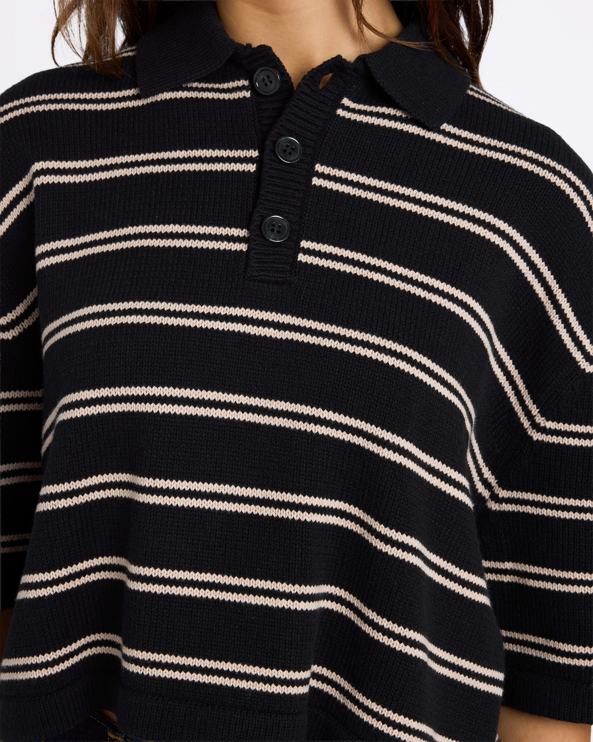 ucjsw03001_volcom_blk_dtl1