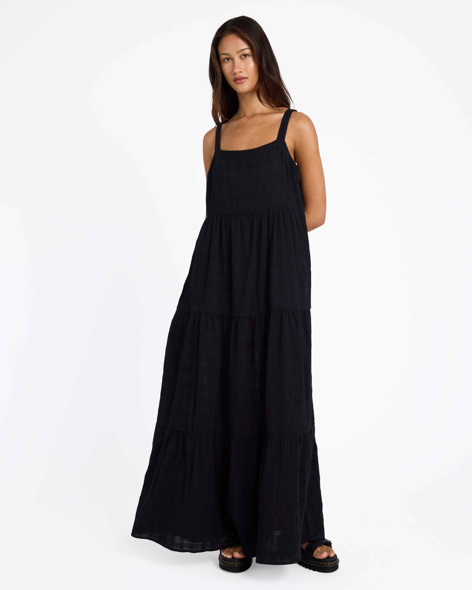 ucjwd03000_volcom_blk_frt9