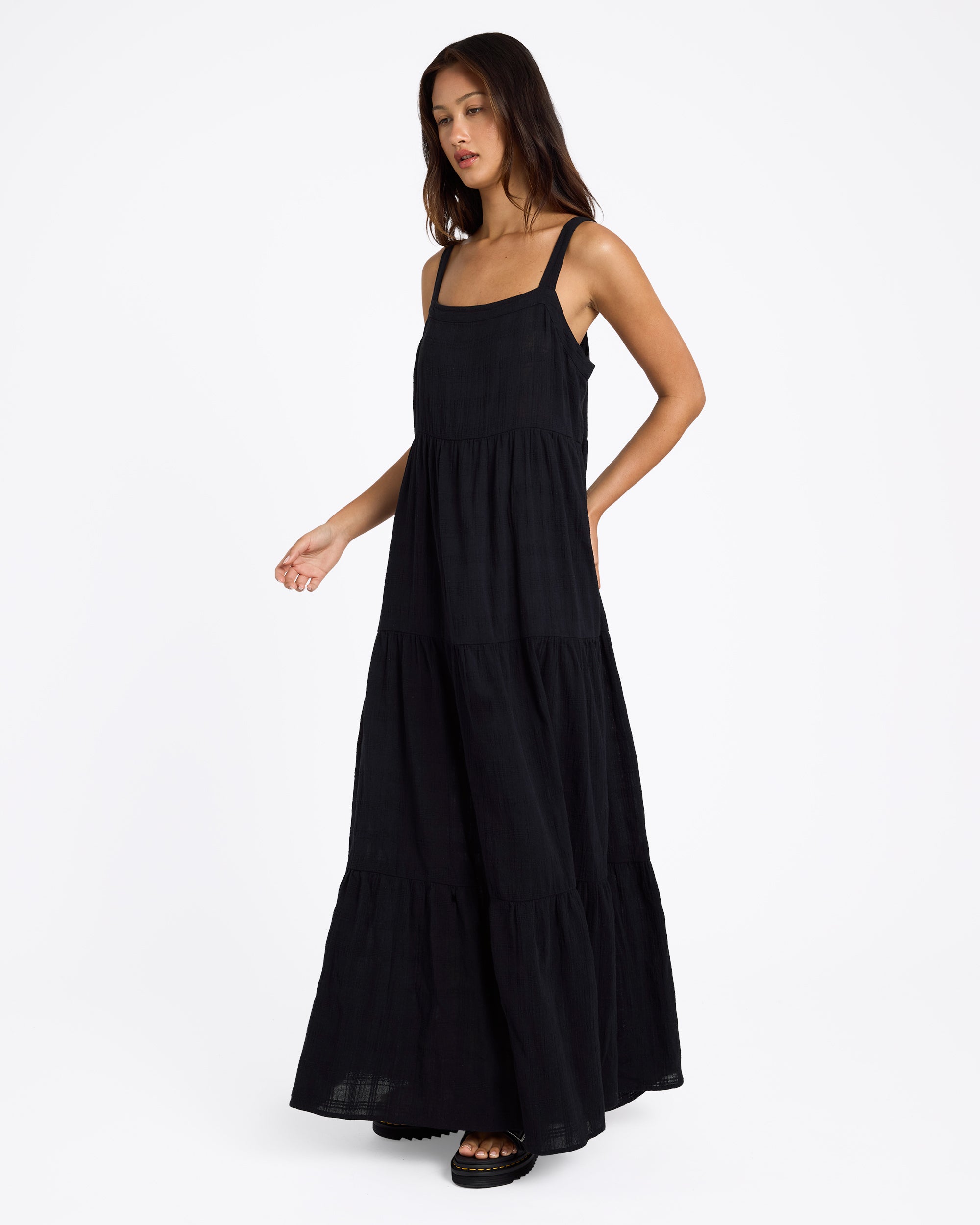 ucjwd03000_volcom_blk_sd1