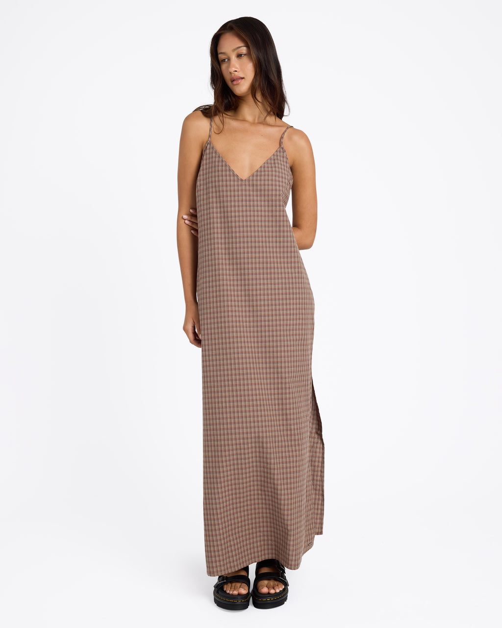 ucjwd03001_volcom_eth_frt1