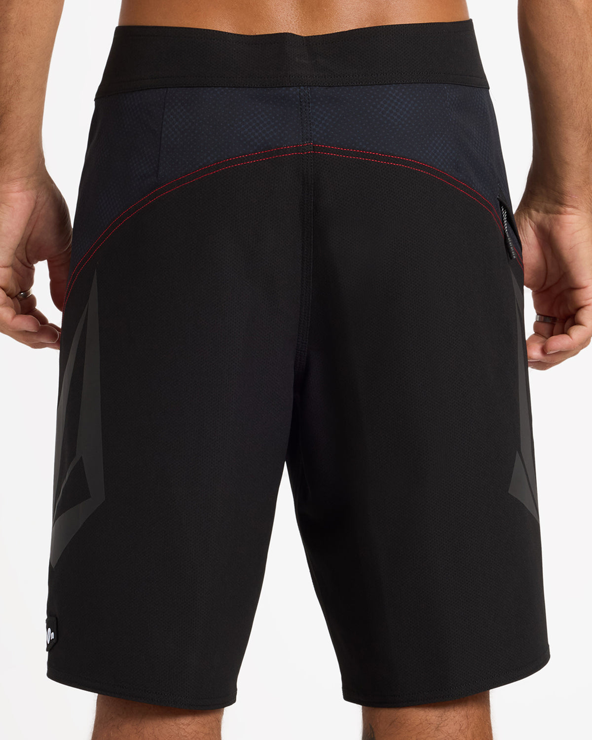 ucybs03000_volcom_blk_bck6