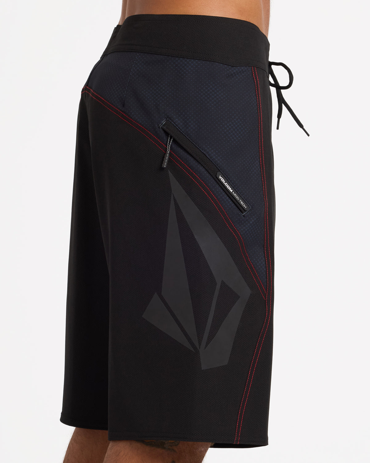 ucybs03000_volcom_blk_dtl2