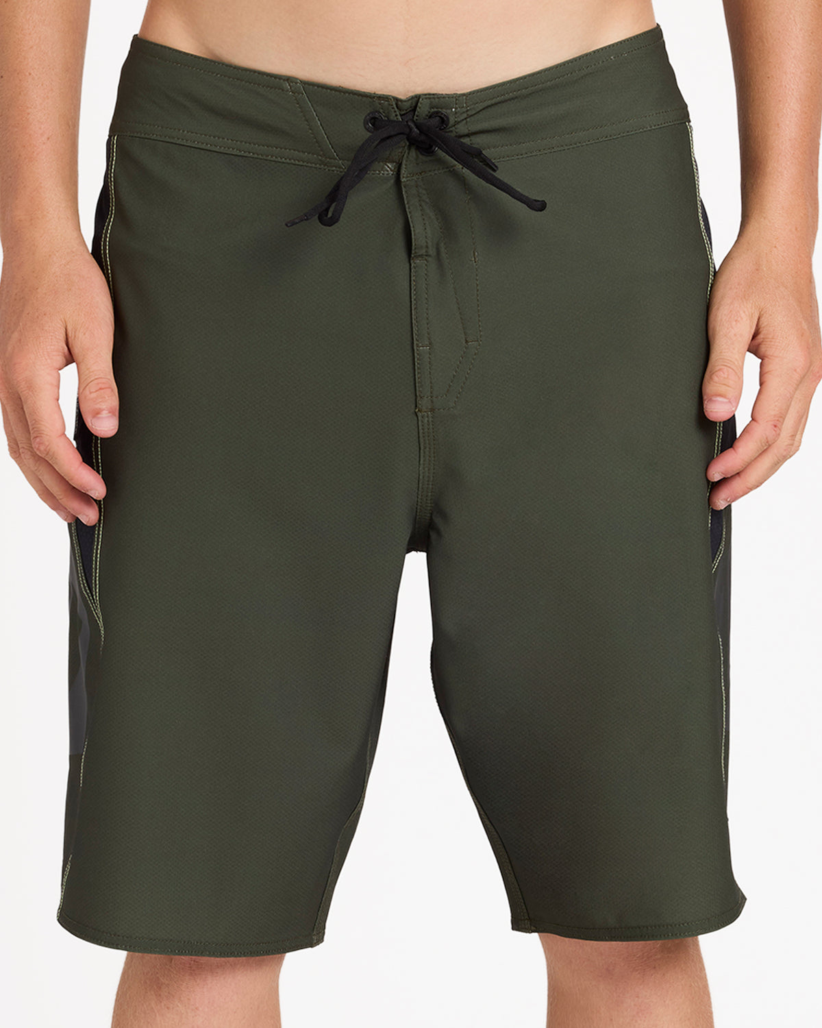 ucybs03000_volcom_sqd_frt6