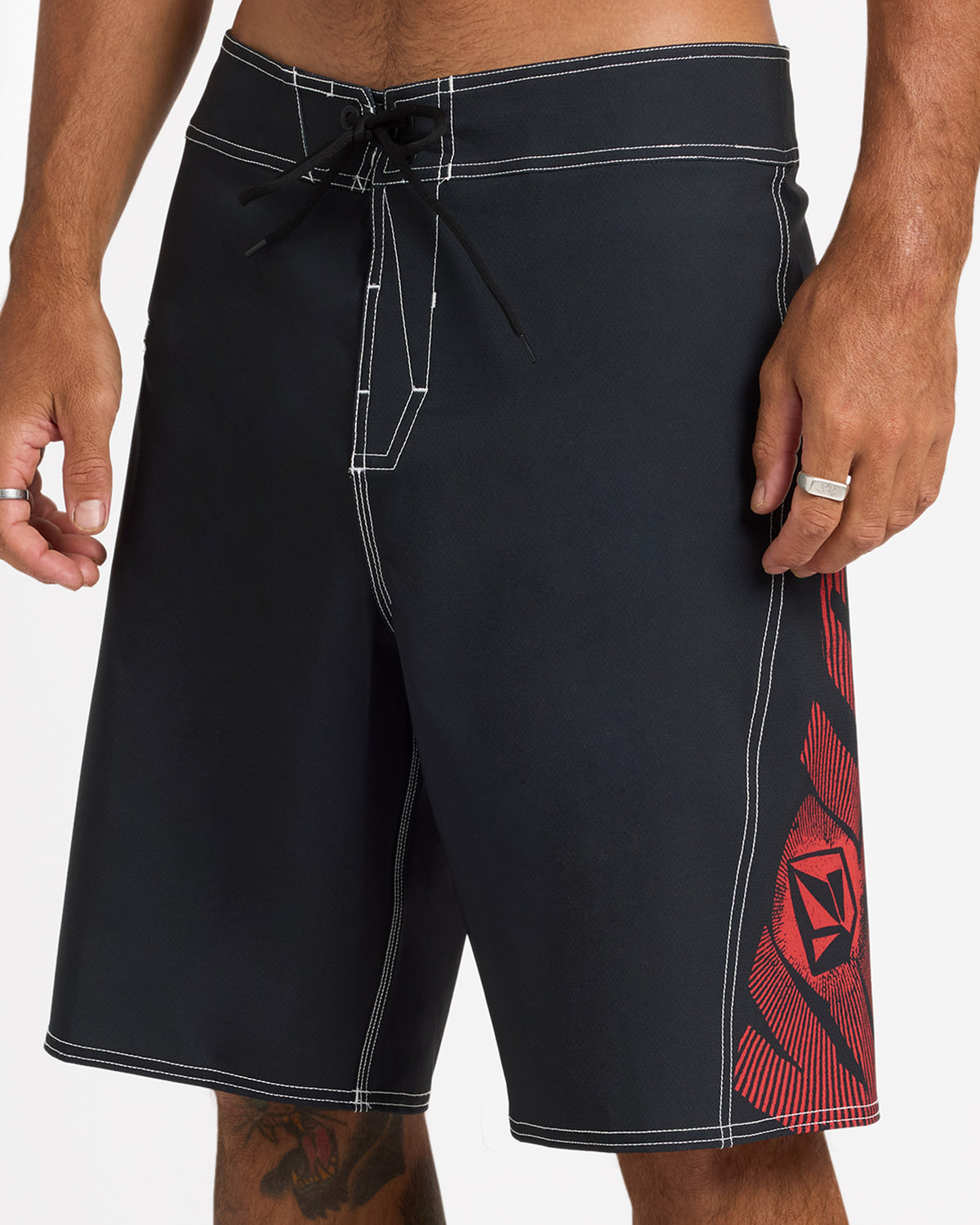 ucybs03001_volcom_bko_sd6