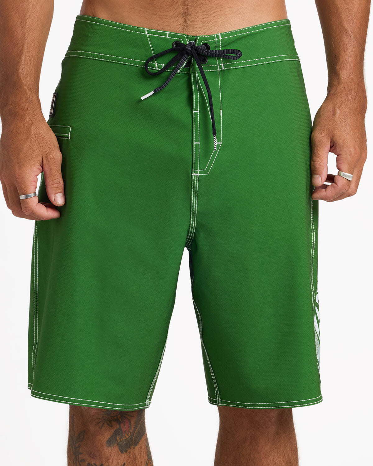 ucybs03001_volcom_dky_frt6