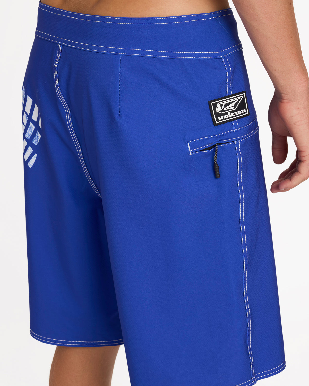 ucybs03001_volcom_rgb_dtl1