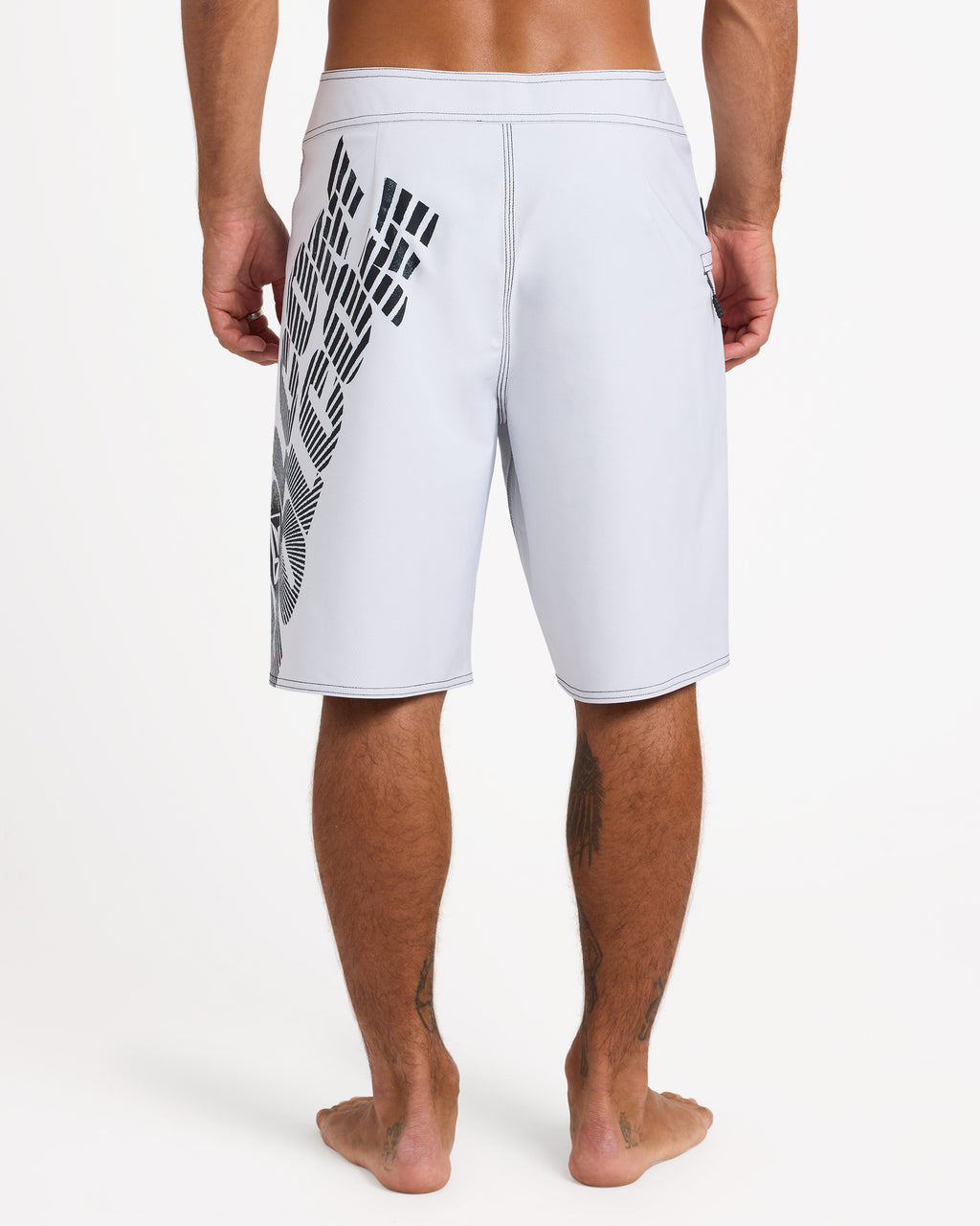 ucybs03001_volcom_wht_bck1