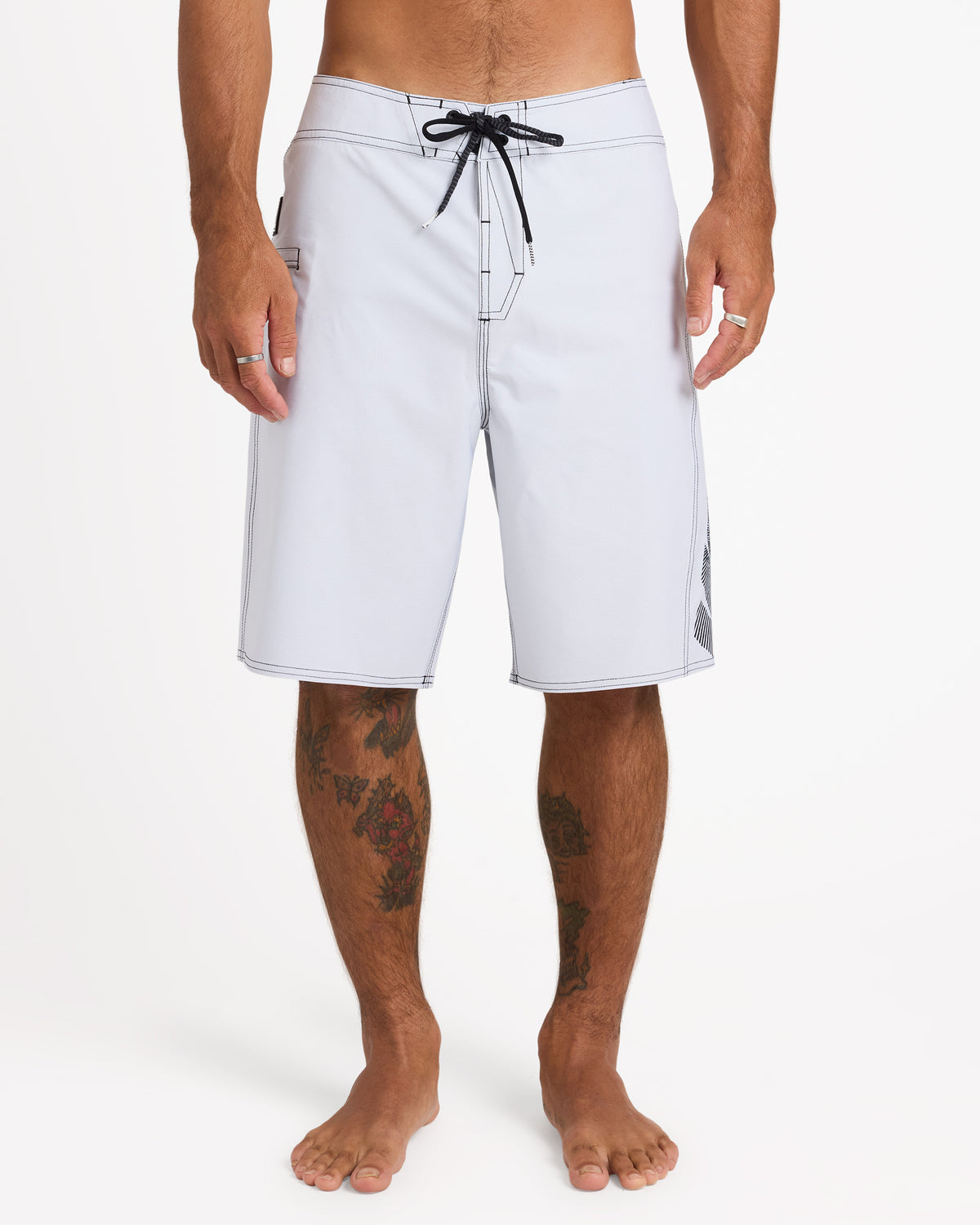 ucybs03001_volcom_wht_frt1