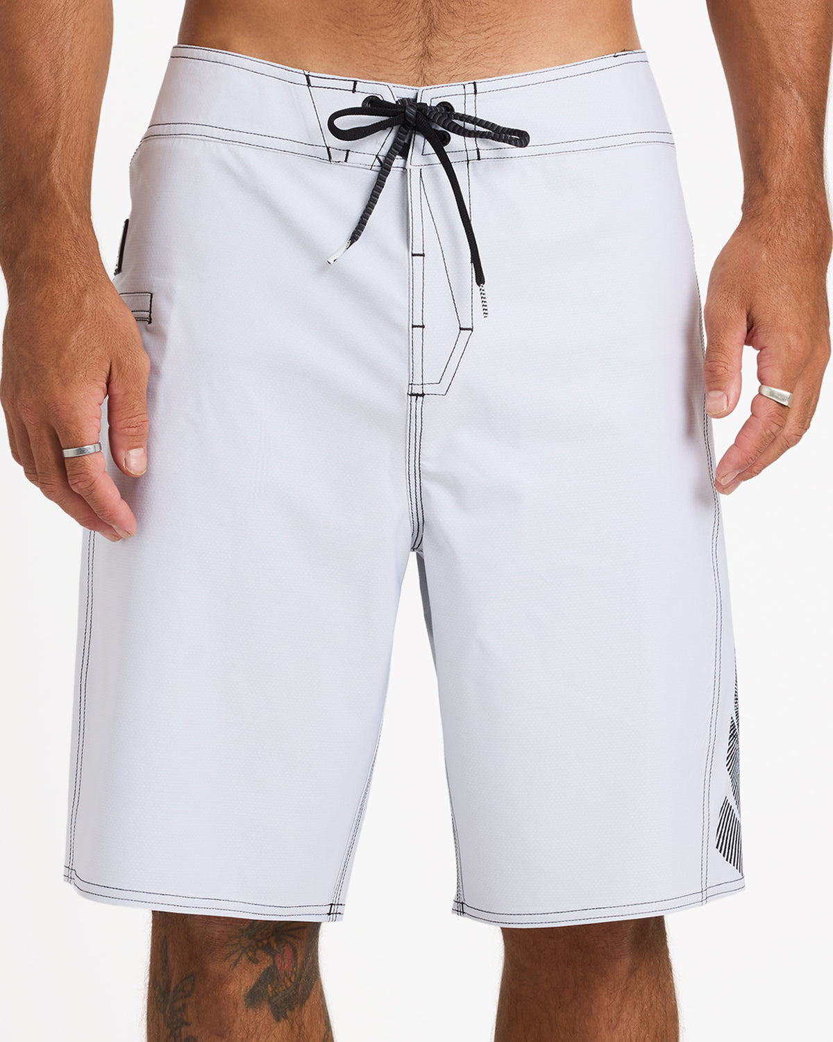 ucybs03001_volcom_wht_frt6
