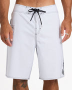ucybs03001_volcom_wht_frt6