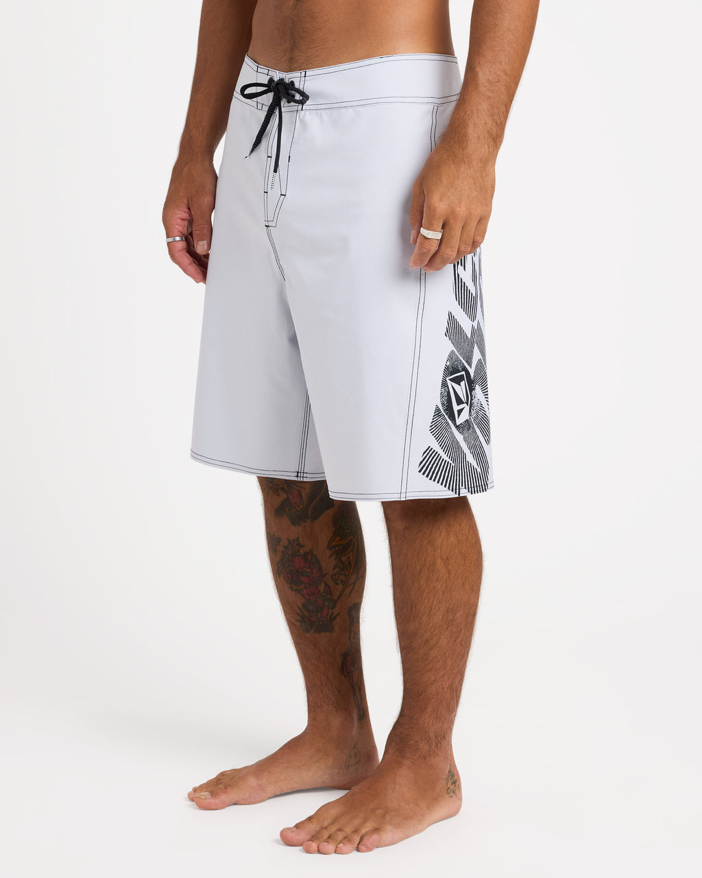 ucybs03001_volcom_wht_sd1