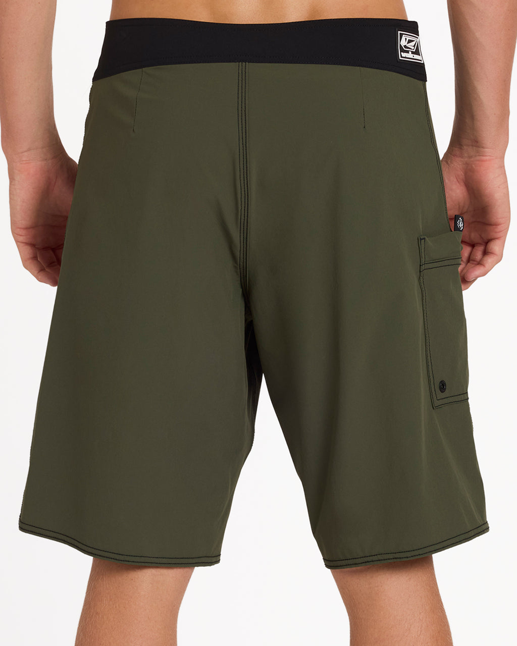 ucybs03005_volcom_sqd_bck6