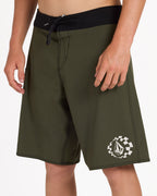 ucybs03005_volcom_sqd_sd6