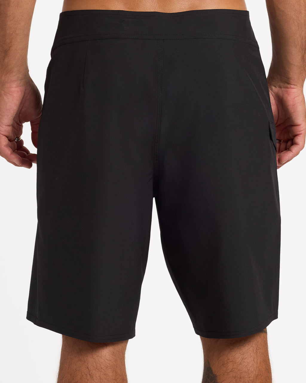 ucybs03007_volcom_blk_bck6