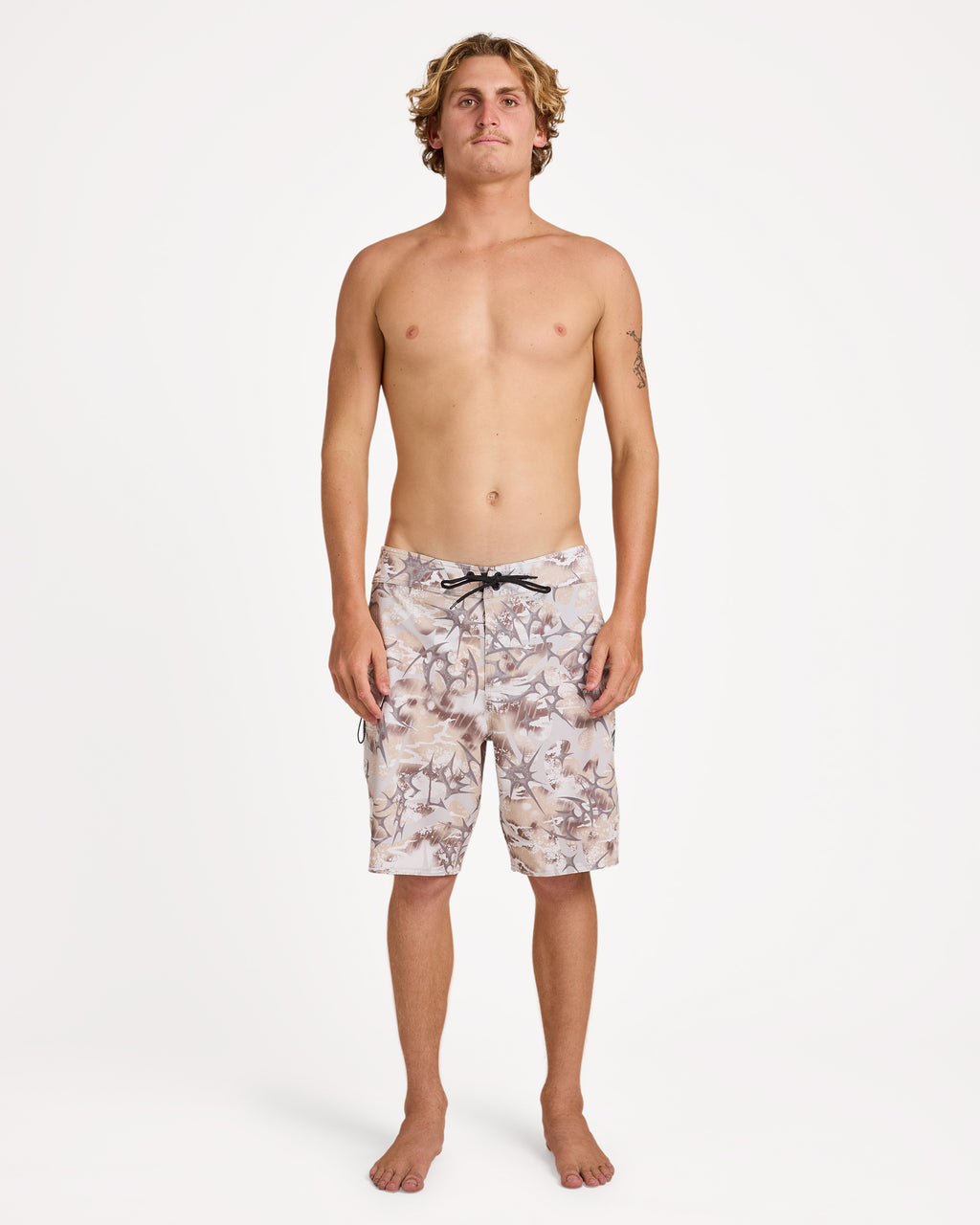 ucybs03007_volcom_cam_frt9