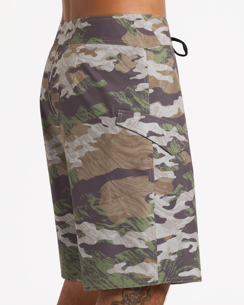 ucybs03007_volcom_kha_dtl2