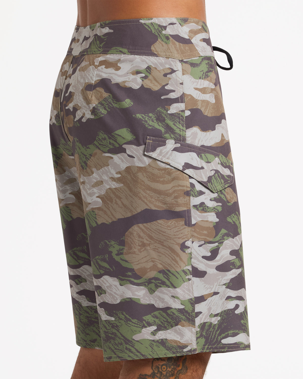 ucybs03007_volcom_kha_dtl2