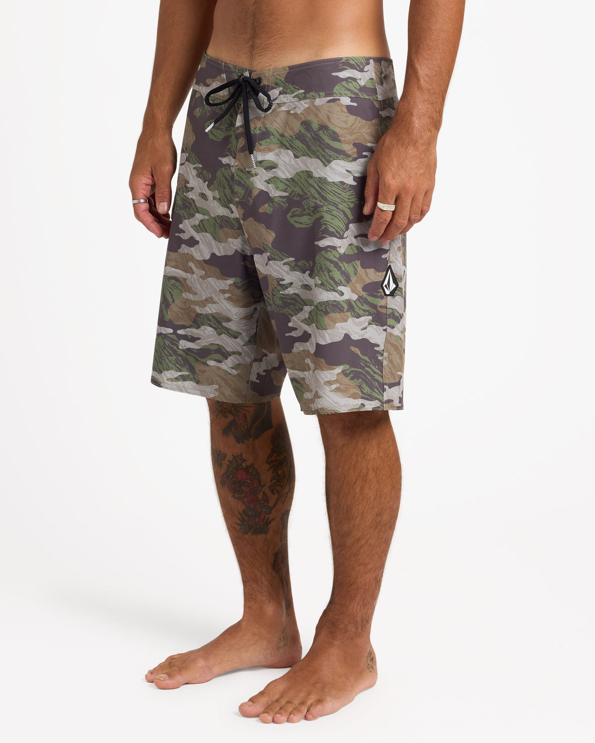 ucybs03007_volcom_kha_sd1