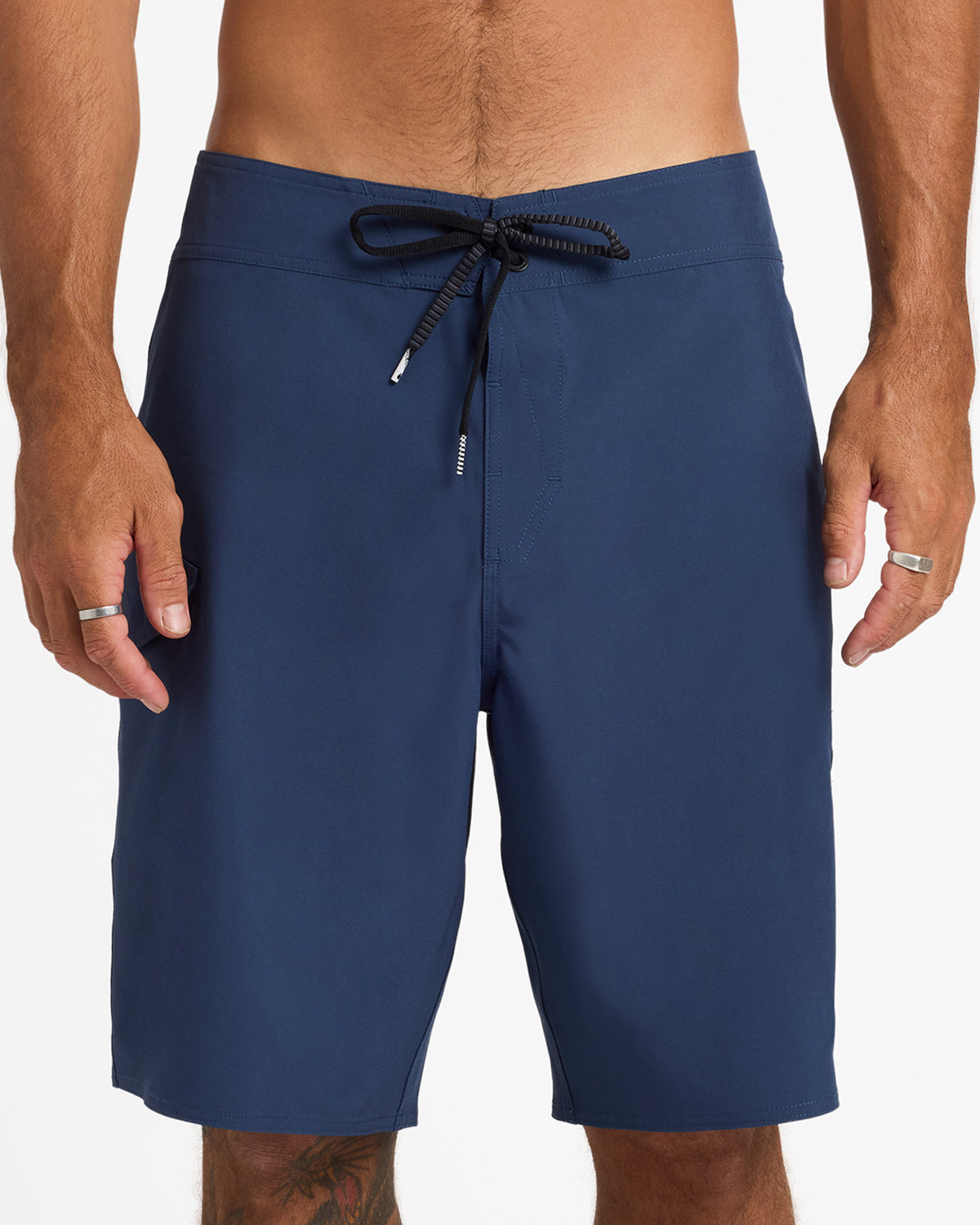 ucybs03007_volcom_lny_frt6