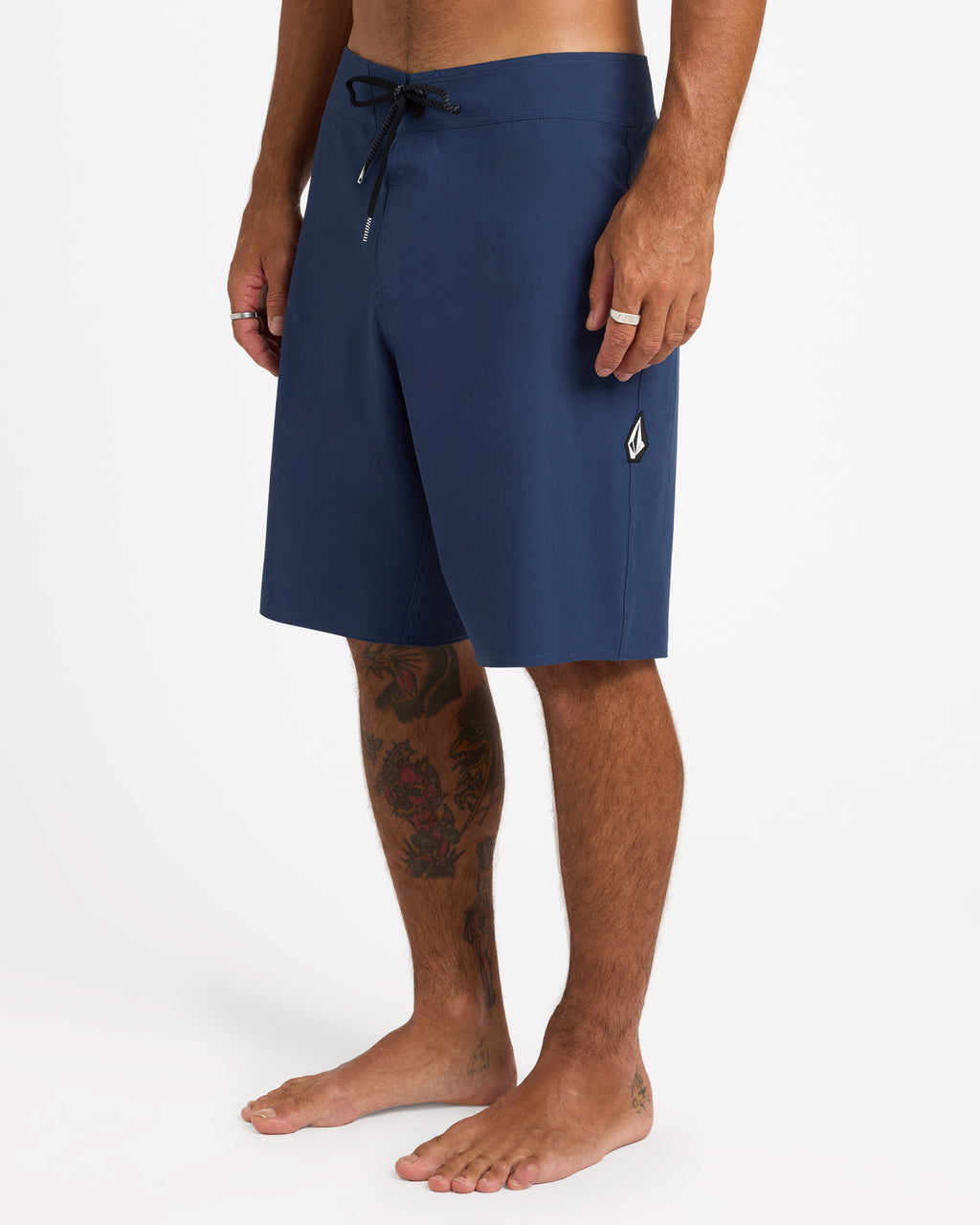 ucybs03007_volcom_lny_sd1