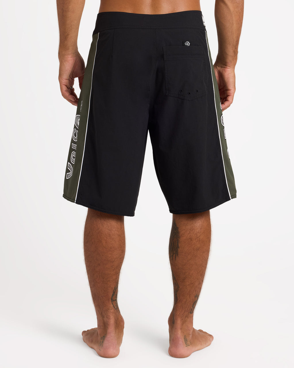 ucybs03013_volcom_blk_bck1