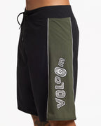 ucybs03013_volcom_blk_dtl1