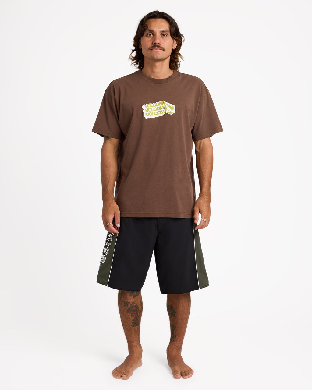 ucybs03013_volcom_blk_frt9