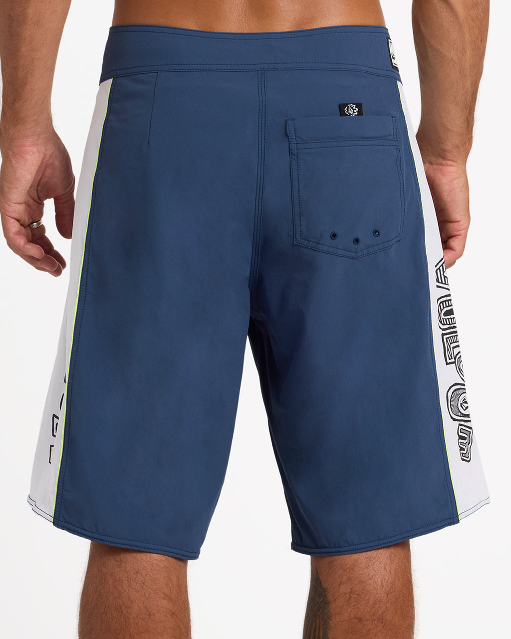 ucybs03013_volcom_lny_bck6