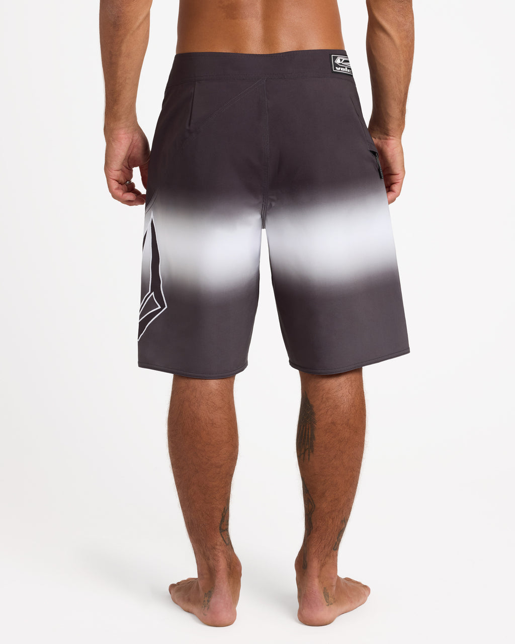 ucybs03014_volcom_blk_bck1